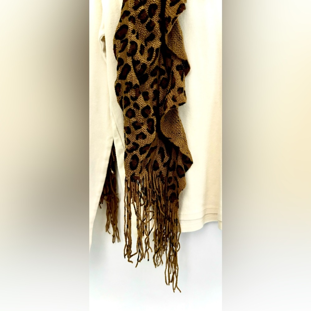 Leopard Ruffled Scarf - Picture 12 of 12